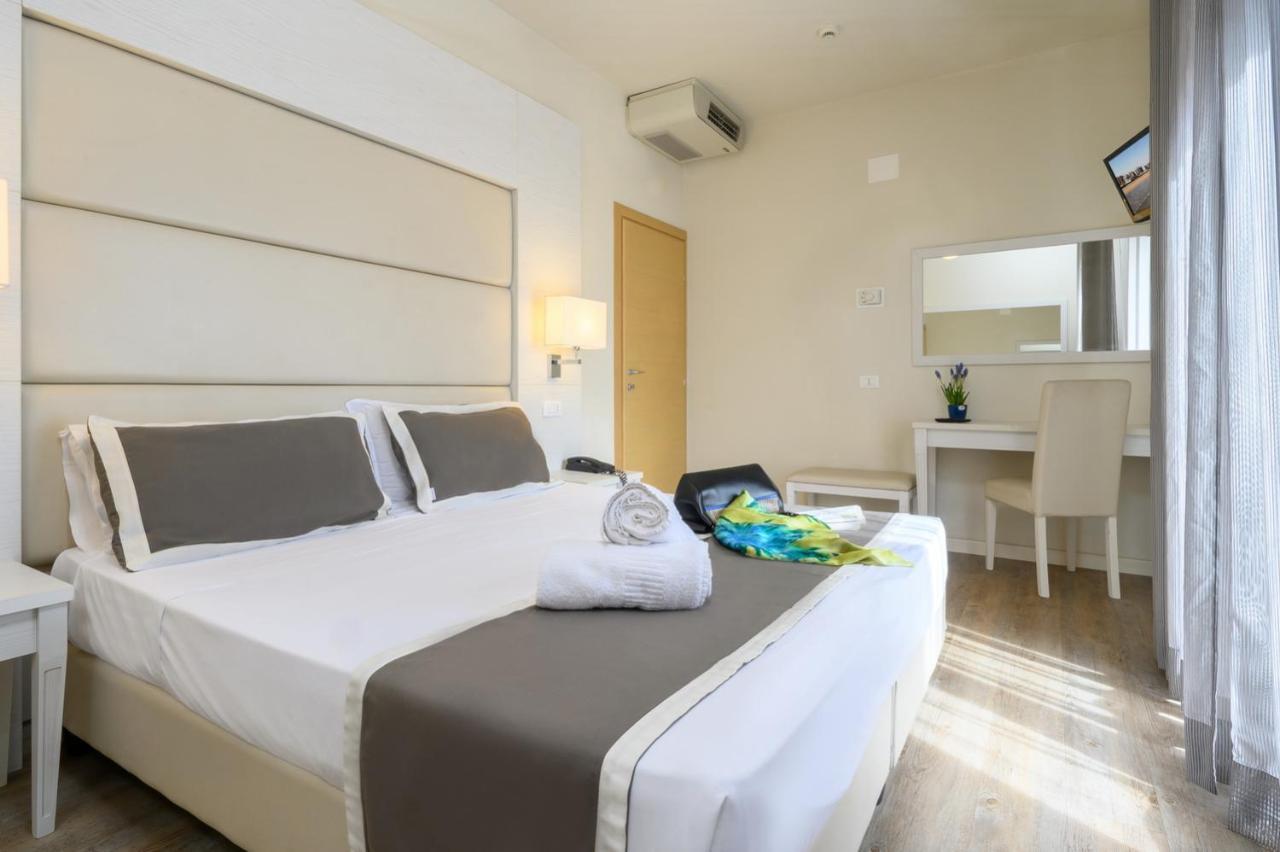 Atlas Hotel Риччоне Экстерьер фото