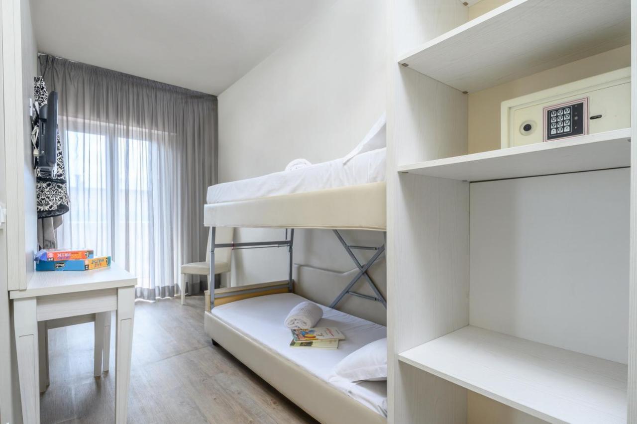 Atlas Hotel Риччоне Экстерьер фото