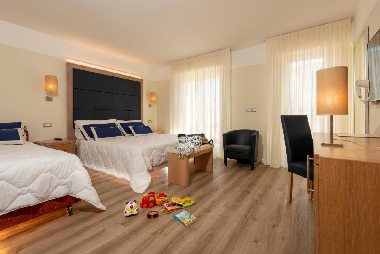 Atlas Hotel Риччоне Экстерьер фото