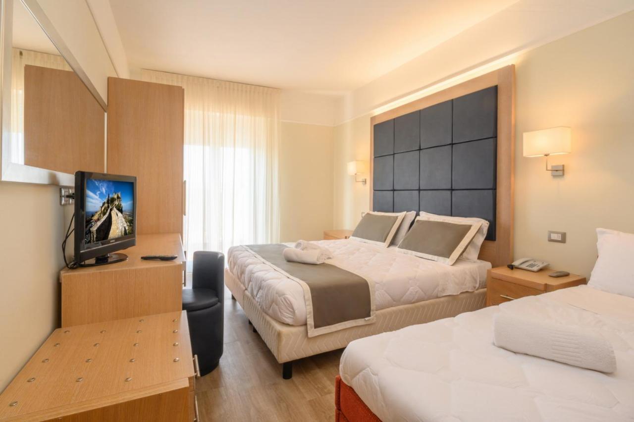 Atlas Hotel Риччоне Экстерьер фото